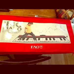 “Big” piano. FAO Schwartz toy floor piano